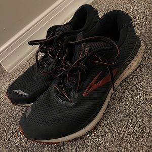 Men’s Brooks Running Shoe Size 10